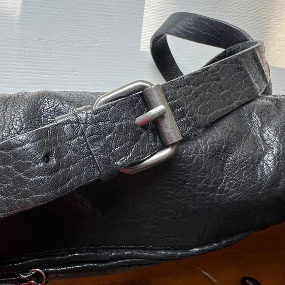 TREASURE & BOND black pebble leather crossbody bag, expandable 12 x 10 ins - Picture 11 of 16